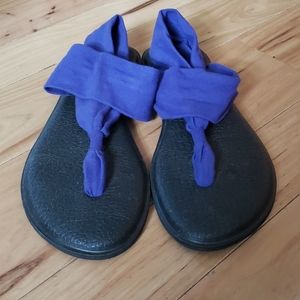 Sanuk yoga sandals